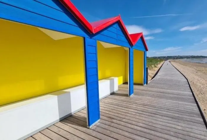 4 Bedroom Home By The Sea
